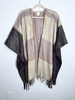 WOOLRICH Womens Poncho Shawl Wrap One Size Soft Fringe Cream Lavender Plaid